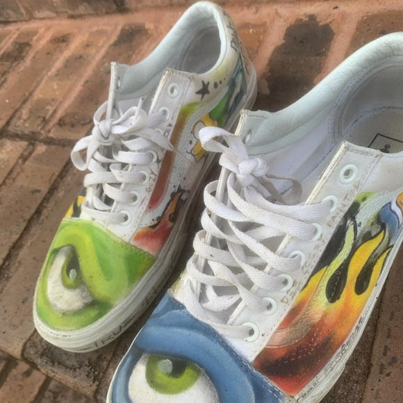 Vans - Picture 2 of 3